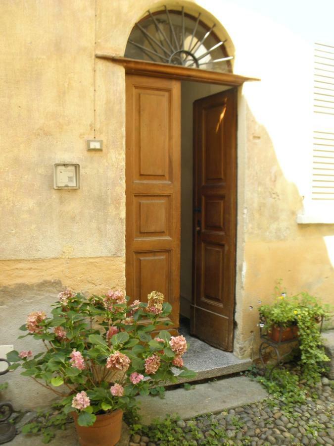 Al Vicolo Del Gallo Varallo Buitenkant foto