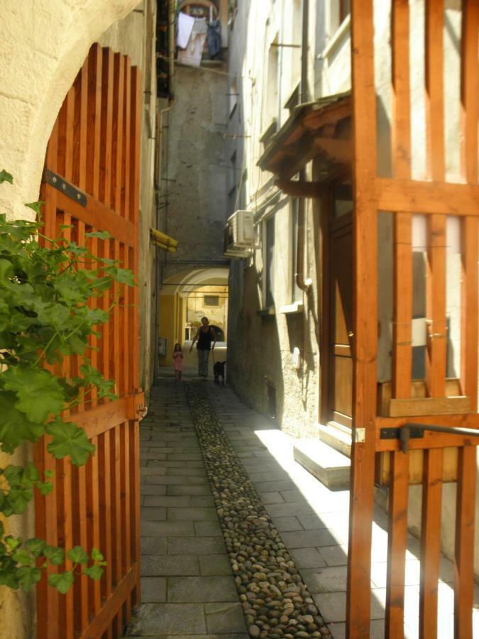 Al Vicolo Del Gallo Varallo Buitenkant foto
