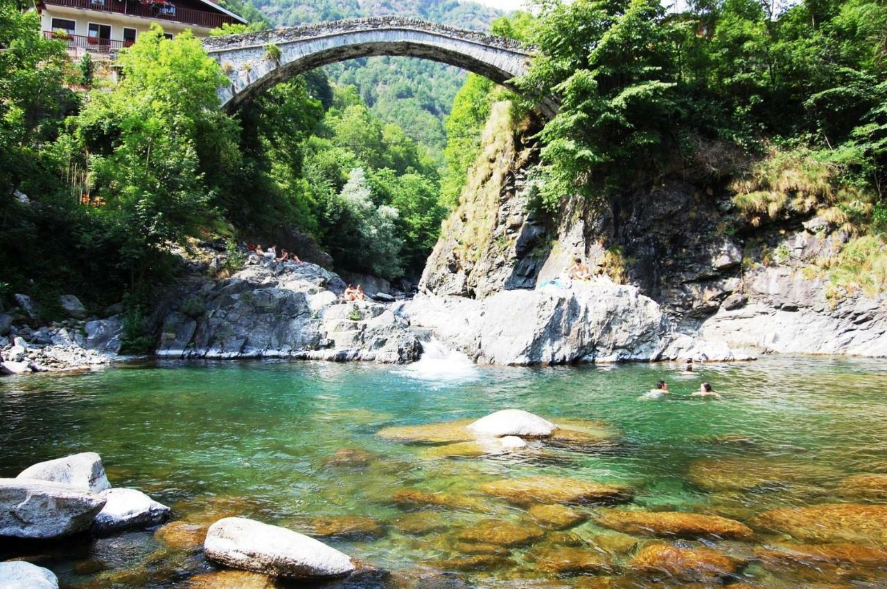 Al Vicolo Del Gallo Varallo Buitenkant foto
