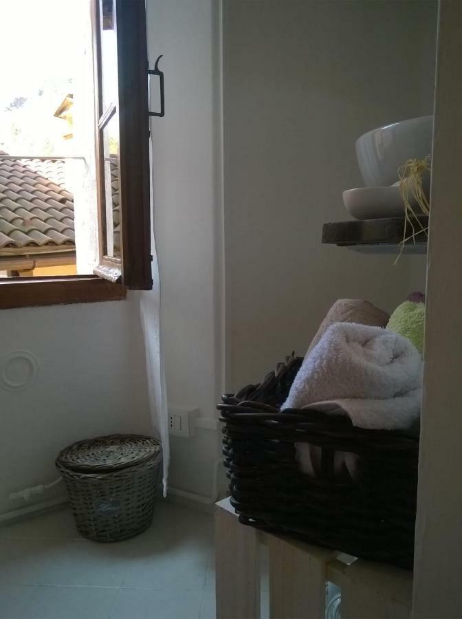 Al Vicolo Del Gallo Varallo Buitenkant foto