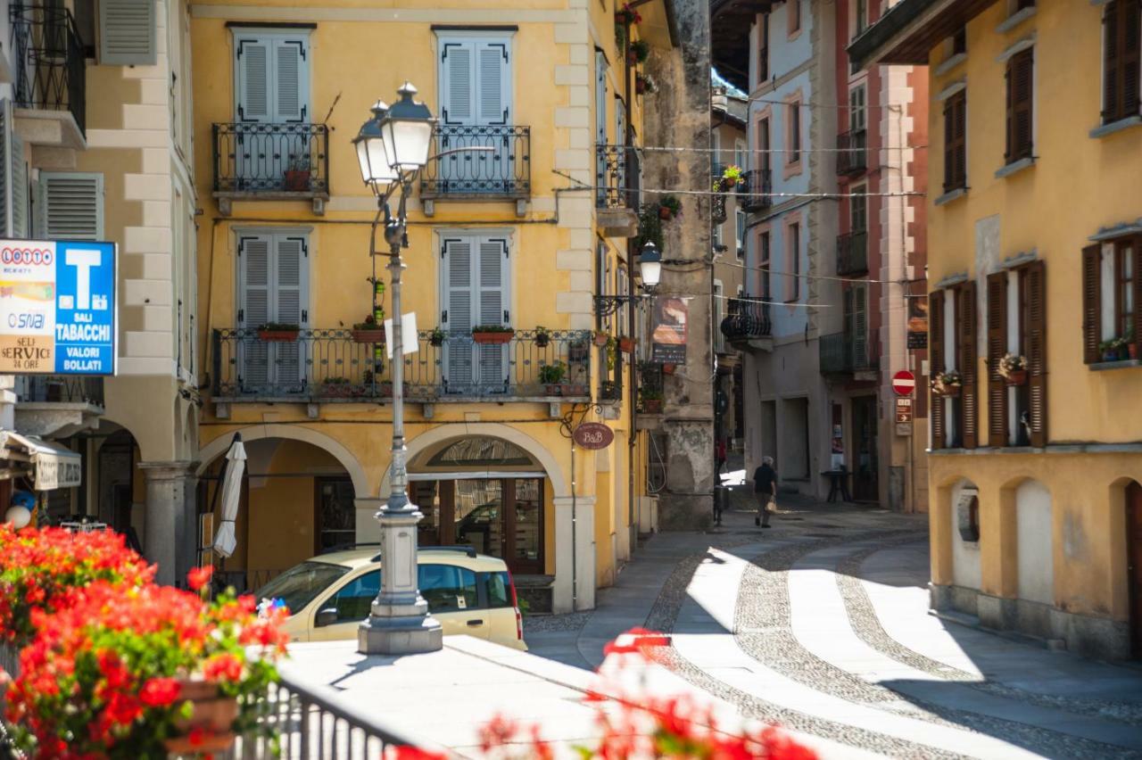 Al Vicolo Del Gallo Varallo Buitenkant foto